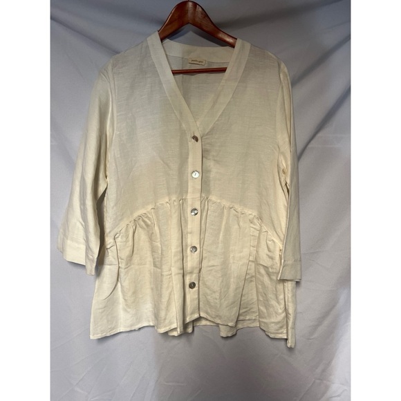 Jennifer & grace Cream Button-Up Women's Top - Picture 1 of 4